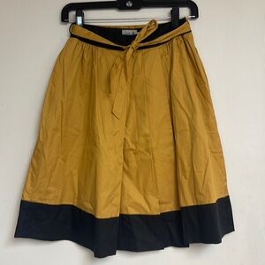 NWOT Juste cle pleated skirt in mustard &black with belt size 10/12 never worn
